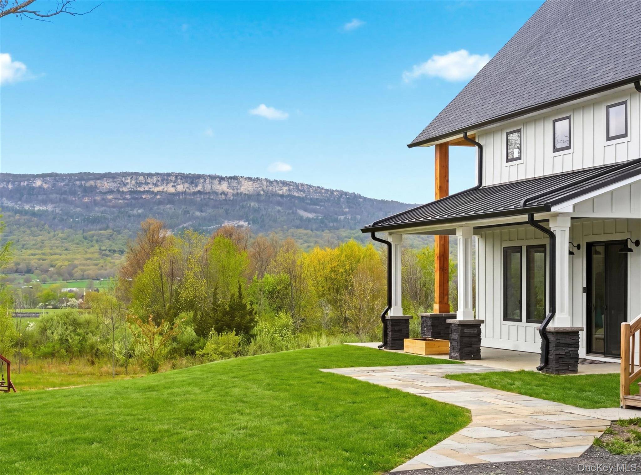 4 Bedroom Home for Sale in Gardiner - New York - USA - 4