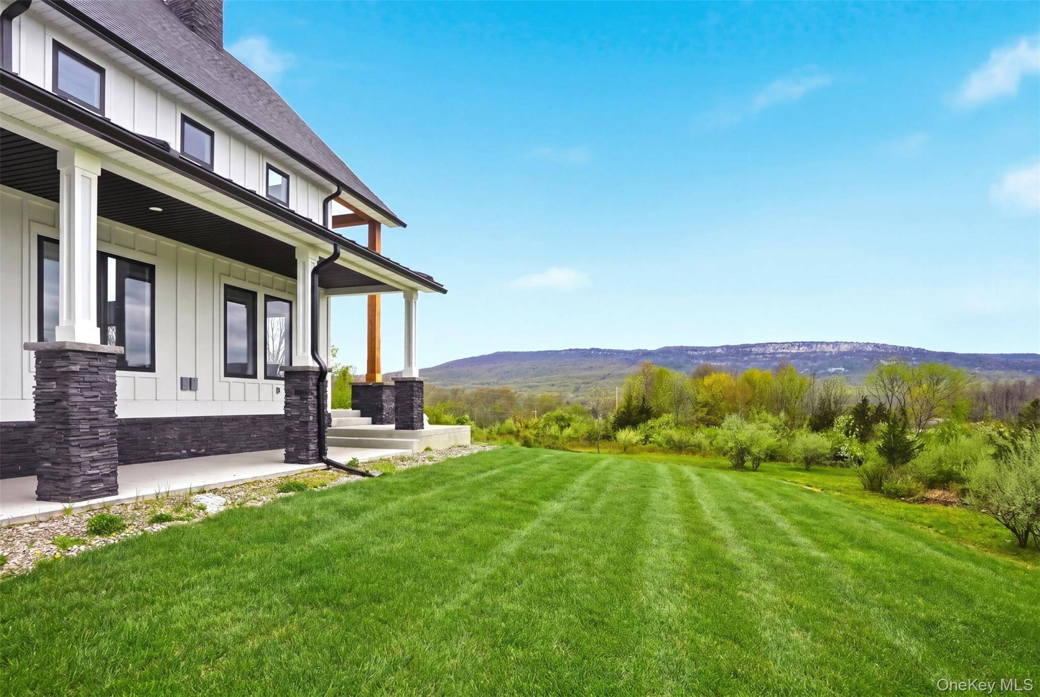 4 Bedroom Home for Sale in Gardiner - New York - USA - 5
