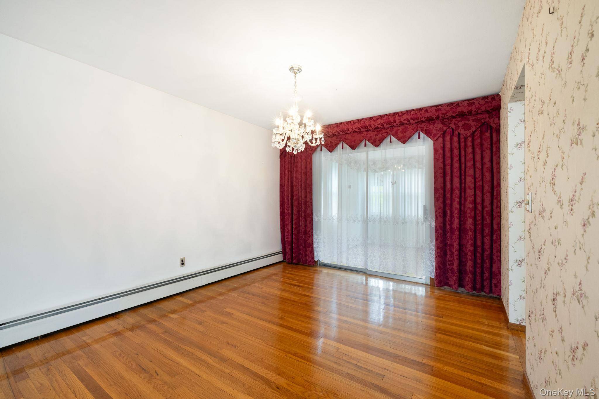 4 Bedroom Home for Sale in Garnerville - New York - USA - 7