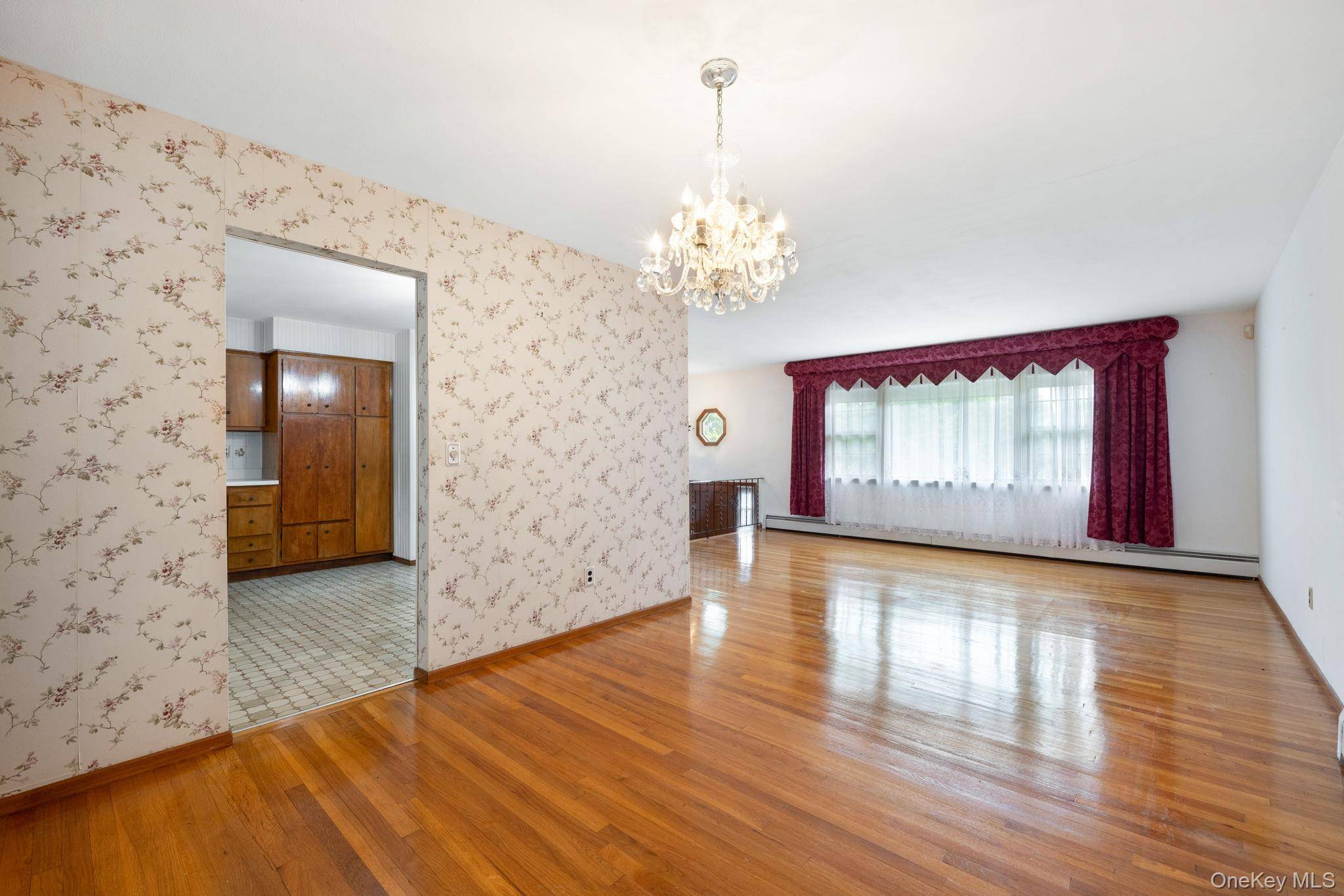 4 Bedroom Home for Sale in Garnerville - New York - USA - 8