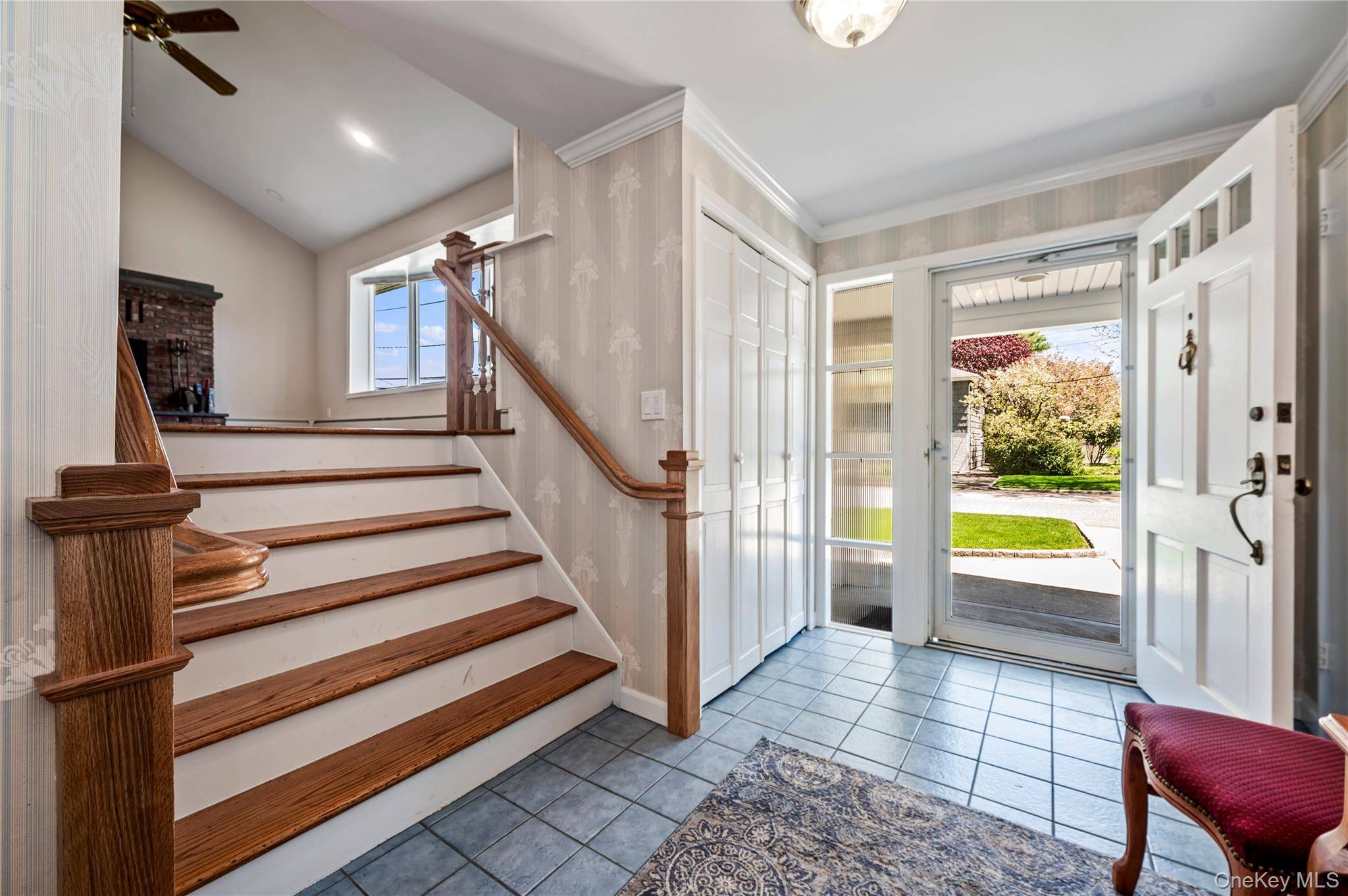 4 Bedroom Home for Sale in Glen Cove - New York - USA - 2