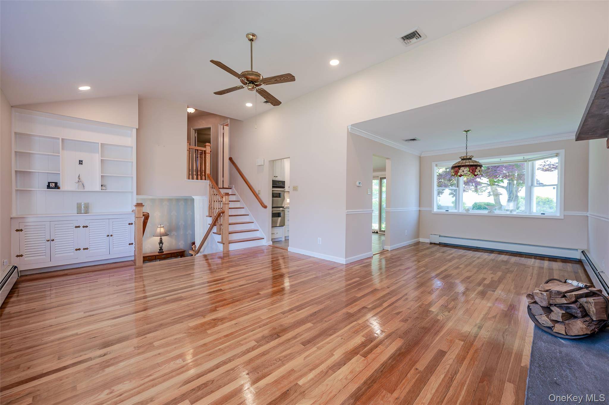 4 Bedroom Home for Sale in Glen Cove - New York - USA - 6