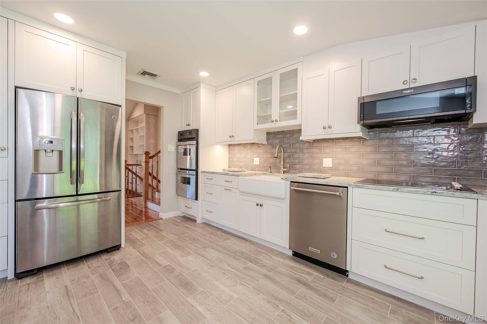 4 Bedroom Home for Sale in Glen Cove - New York - USA - 8