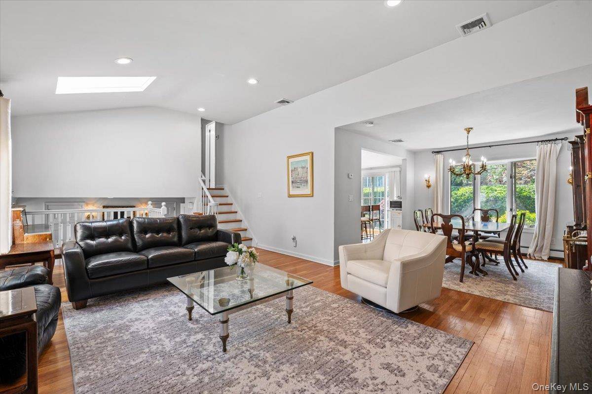 4 Bedroom Home for Sale in Glen Cove - New York - USA - 5