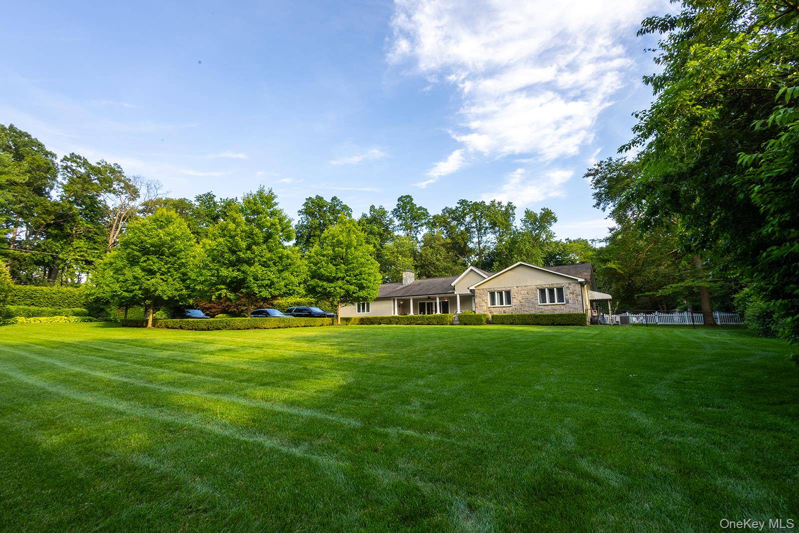Casa de 4 Dormitorios en Venta en Glen Head, Nueva York, EE. UU. - 5