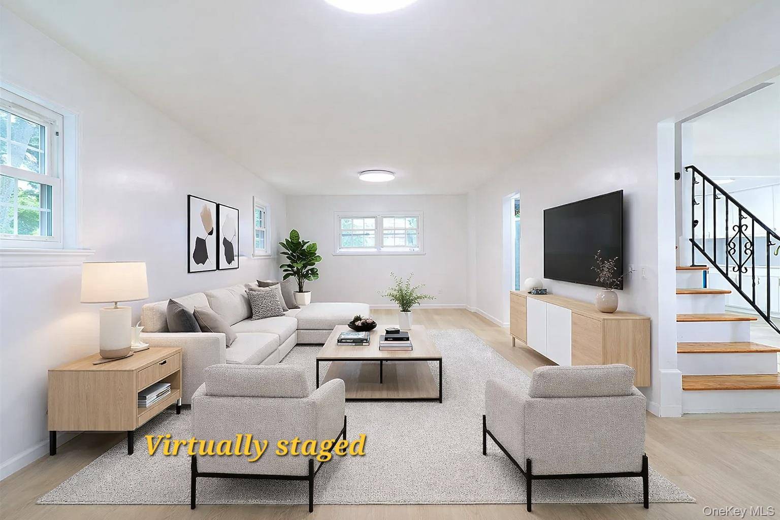 Casa de 4 Dormitorios en Venta en Glen Head, Nueva York, EE. UU. - 3