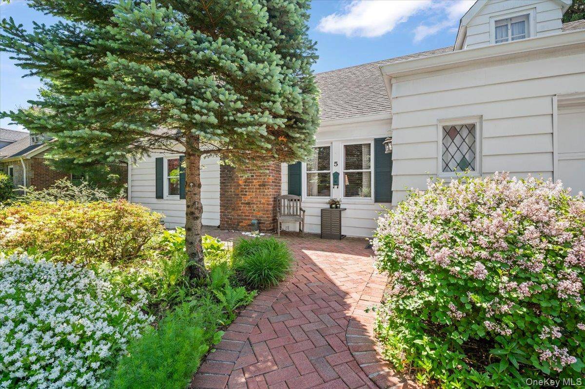 Casa de 4 Dormitorios en Venta en Glen Head, Nueva York, EE. UU. - 2