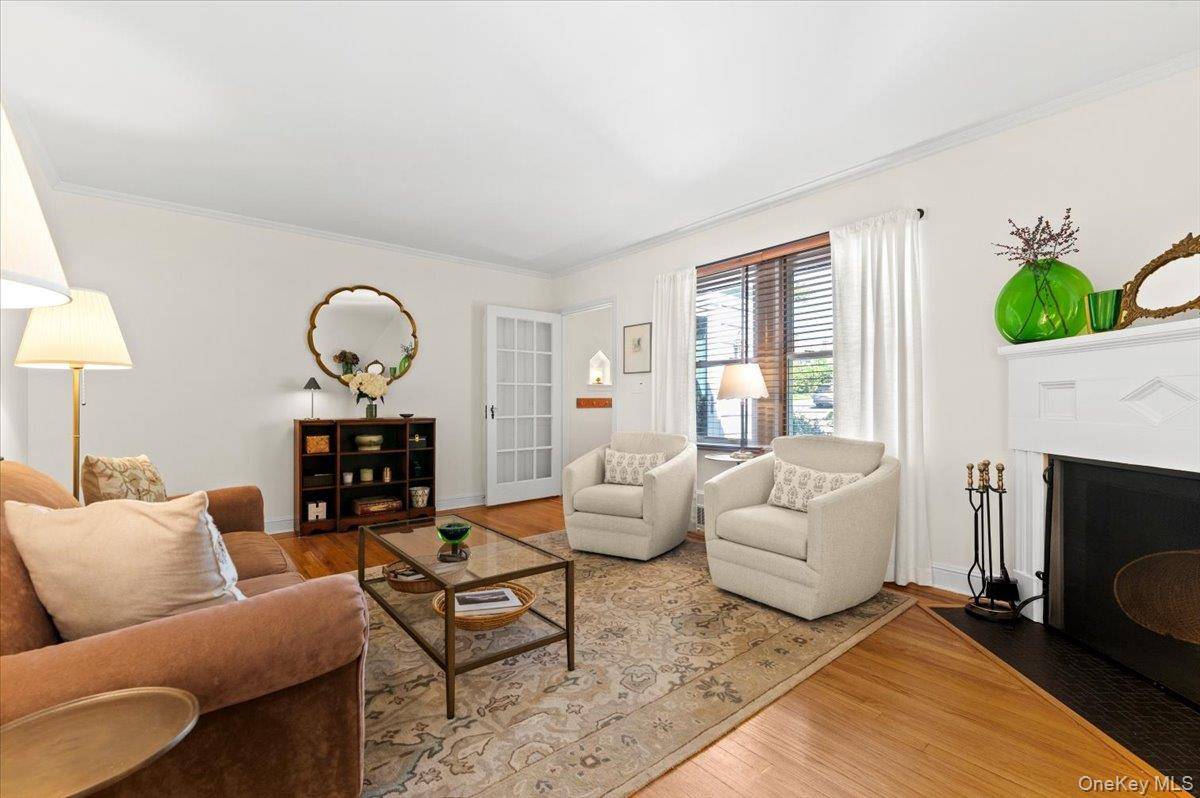 Casa de 4 Dormitorios en Venta en Glen Head, Nueva York, EE. UU. - 5