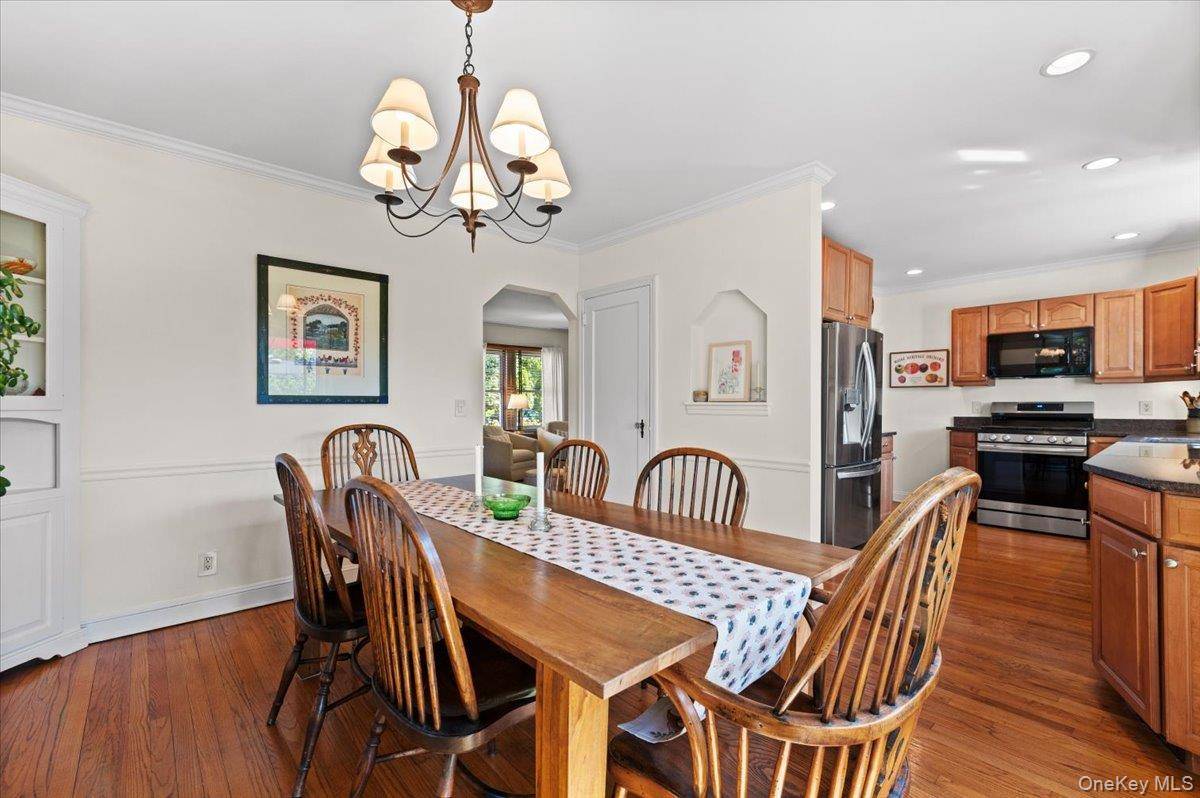 Casa de 4 Dormitorios en Venta en Glen Head, Nueva York, EE. UU. - 8