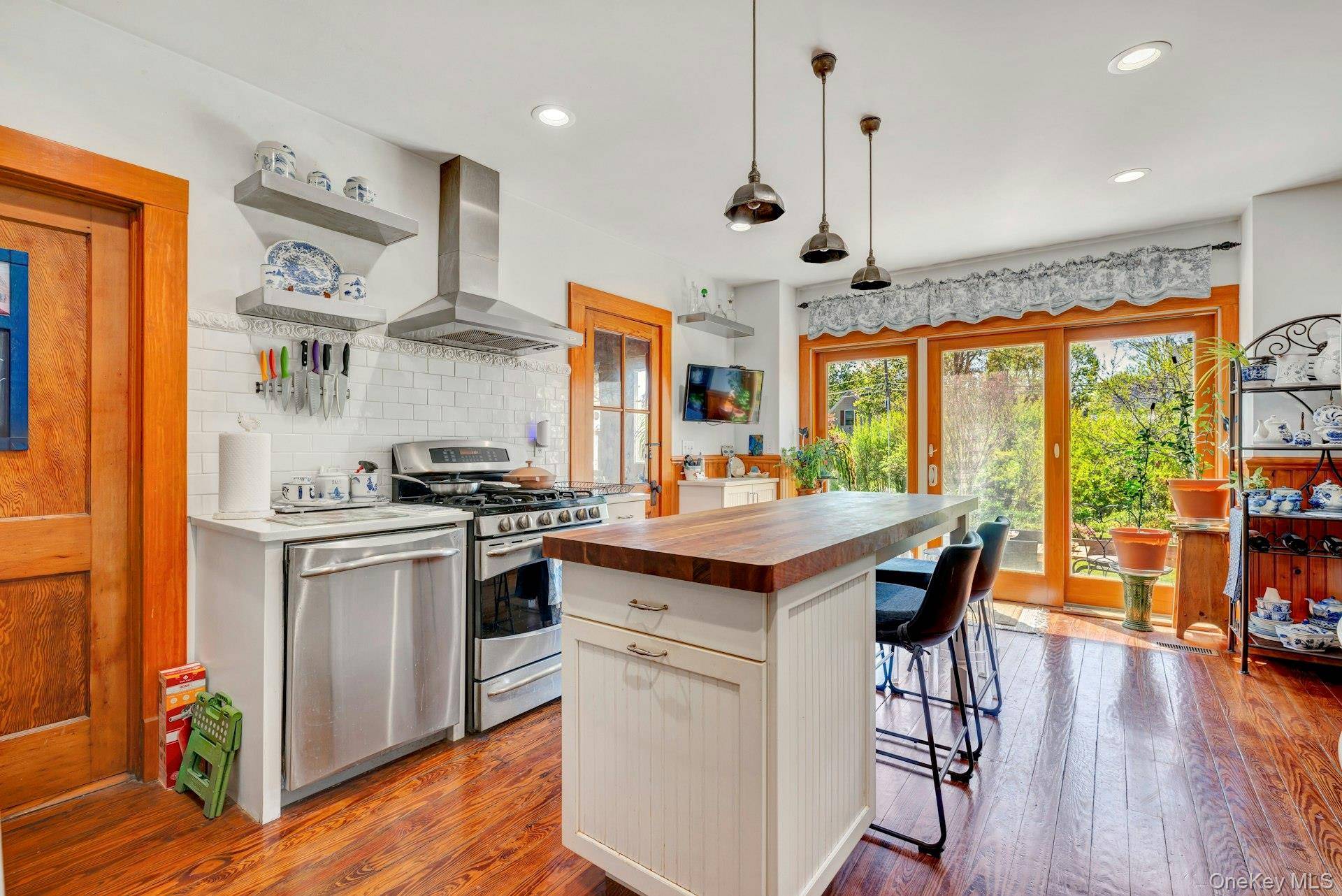 4 Bedroom Home for Sale in Greenport - New York - USA - 7