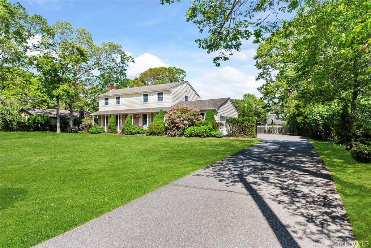 Casa de 4 Dormitorios en Venta en Hampton Bays - Nueva York - EE. UU. - 2