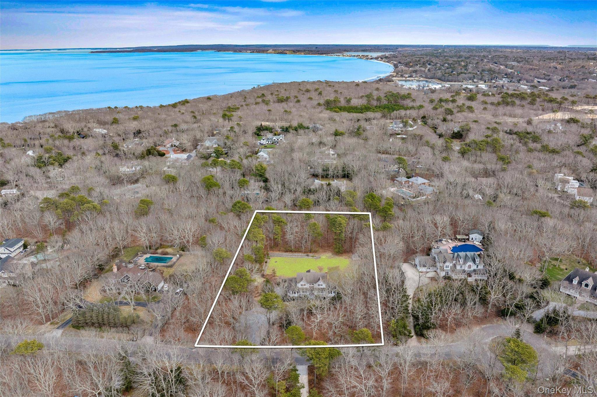 Casa de 4 Dormitorios en Venta en Hampton Bays - Nueva York - EE. UU. - 4