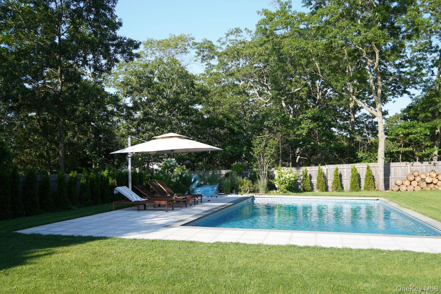 Casa de 4 Dormitorios en Venta en Hampton Bays - Nueva York - EE. UU. - 3