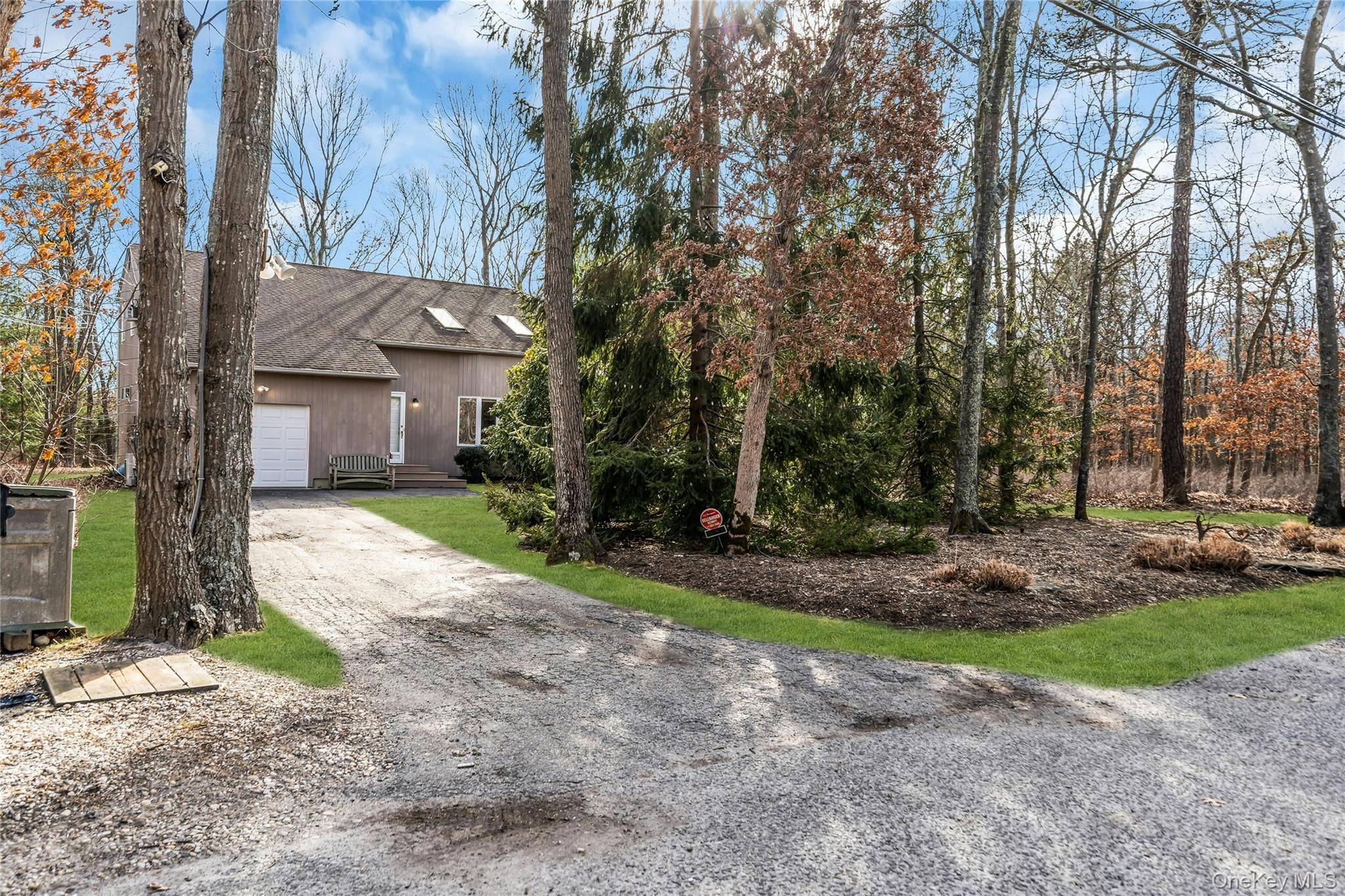 Casa de 4 Dormitorios en Venta en Hampton Bays - Nueva York - EE. UU. - 1