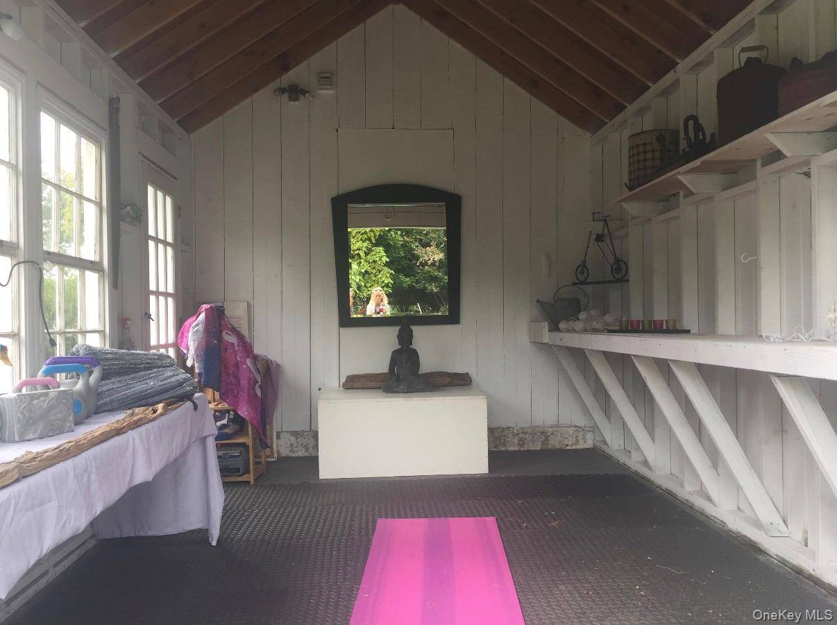 Casa de 4 Dormitorios en Venta en Hampton Bays - Nueva York - EE. UU. - 3