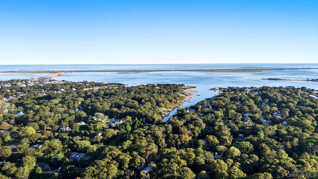 Casa de 4 Dormitorios en Venta en Hampton Bays - Nueva York - EE. UU. - 2