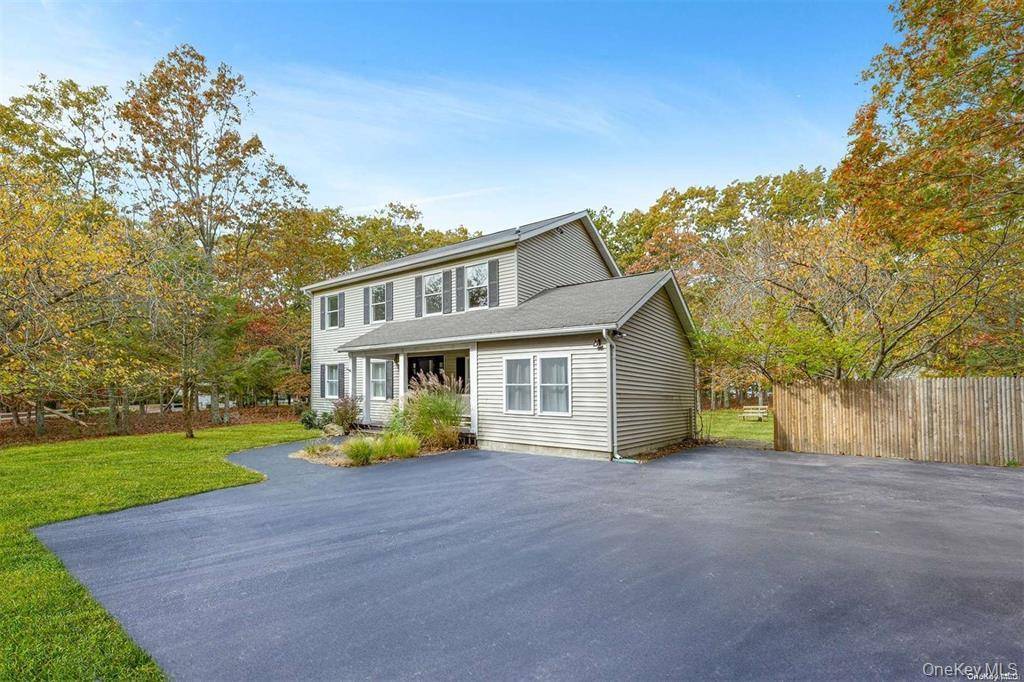 Casa de 4 Dormitorios en Venta en Hampton Bays - Nueva York - EE. UU. - 1
