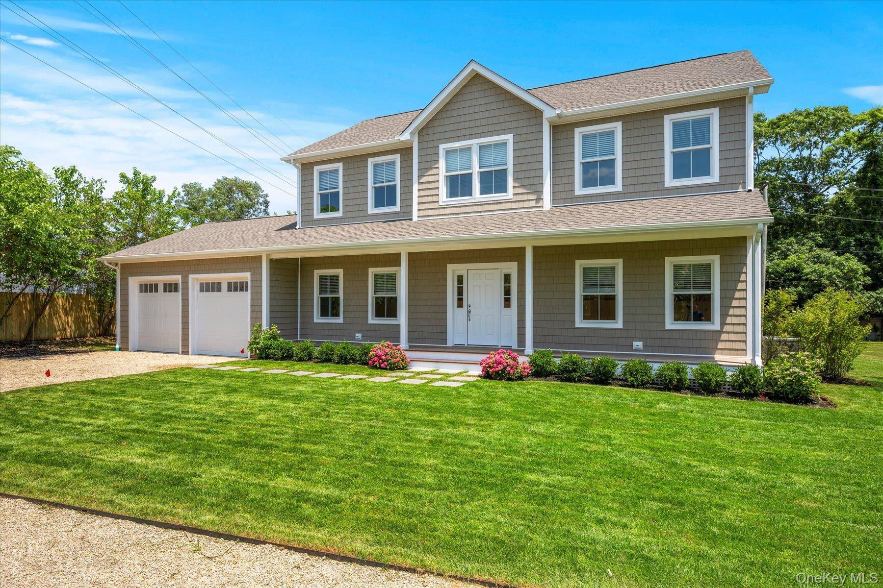 Casa de 4 Dormitorios en Venta en Hampton Bays - Nueva York - EE. UU. - 1