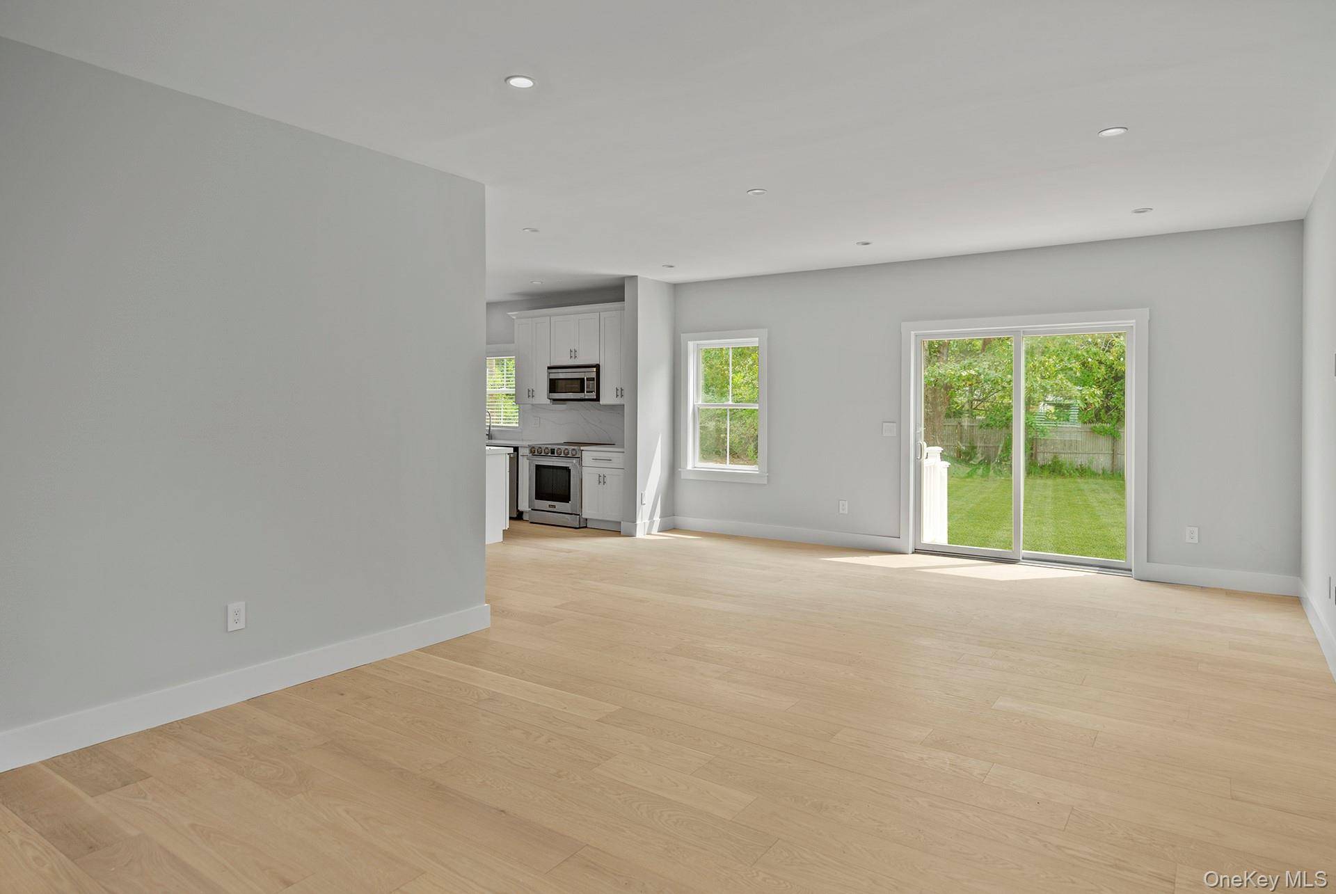 Casa de 4 Dormitorios en Venta en Hampton Bays - Nueva York - EE. UU. - 5
