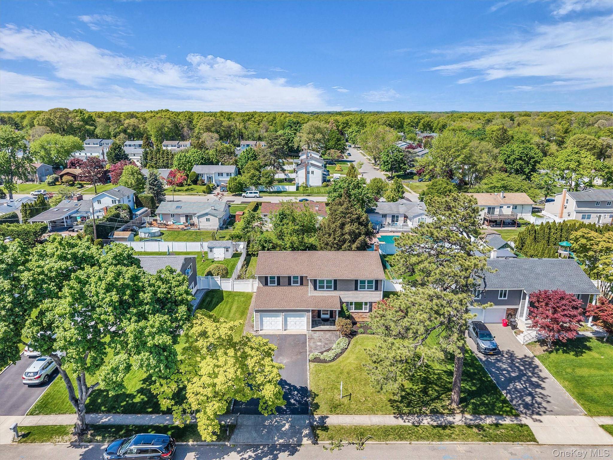 Casa de 4 Dormitorios en Venta en Hauppauge - Nueva York - EE. UU. - 2