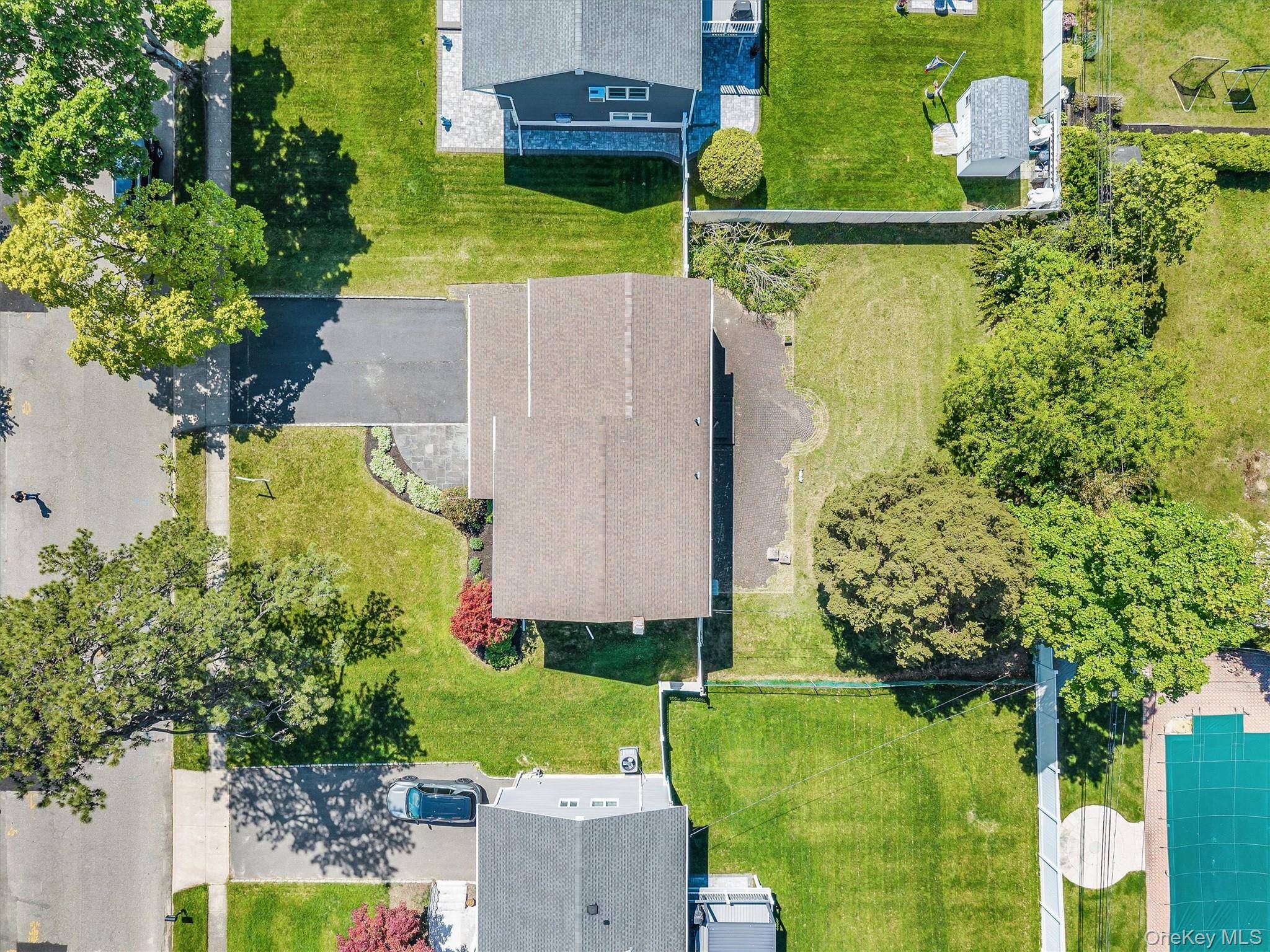 Casa de 4 Dormitorios en Venta en Hauppauge - Nueva York - EE. UU. - 3