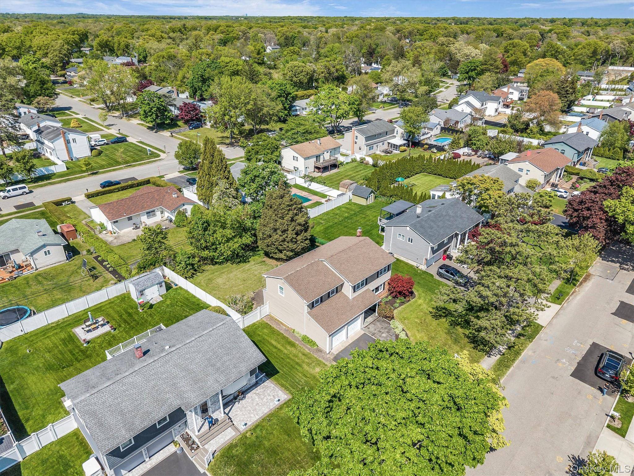 Casa de 4 Dormitorios en Venta en Hauppauge - Nueva York - EE. UU. - 4