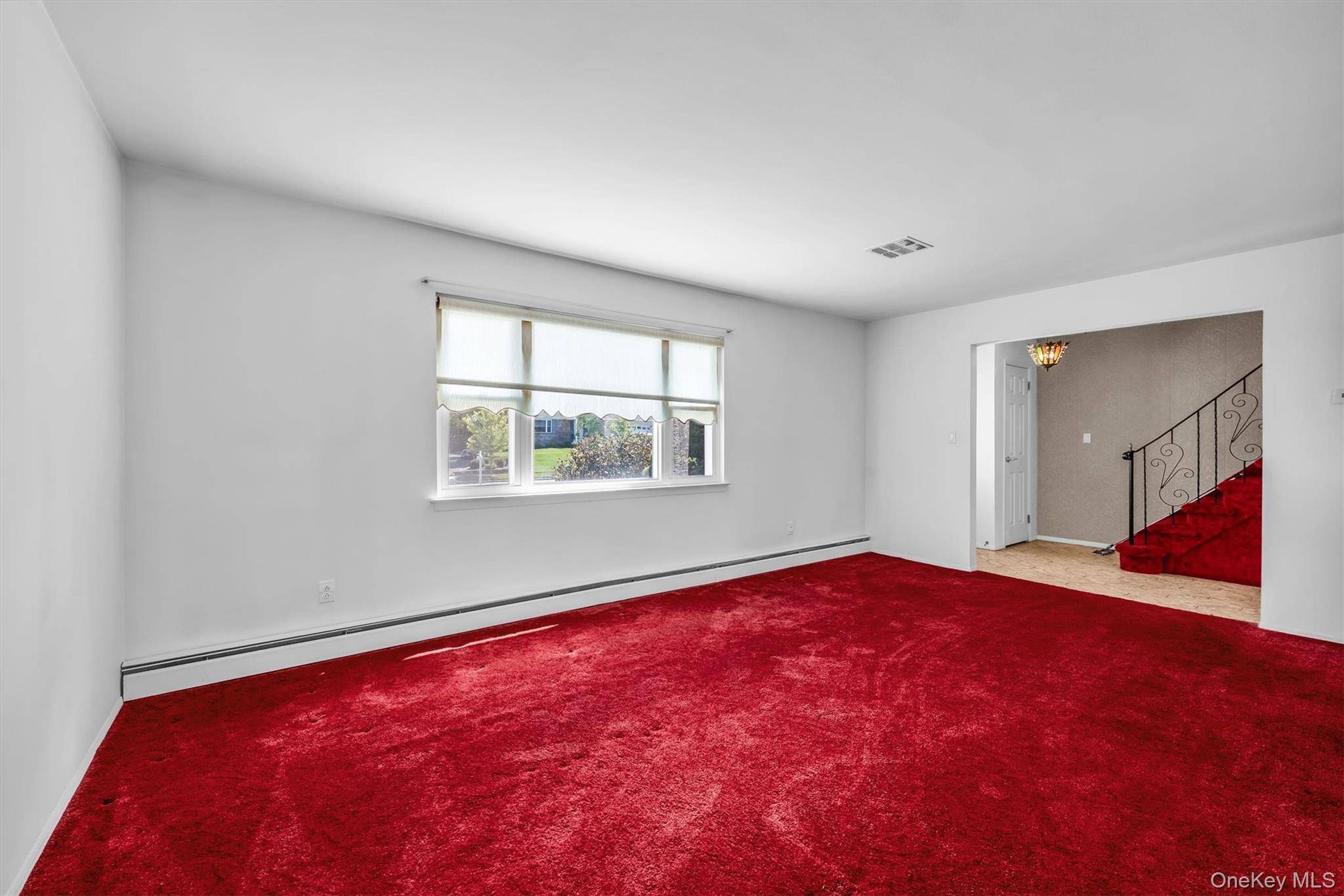 Casa de 4 Dormitorios en Venta en Hauppauge - Nueva York - EE. UU. - 6