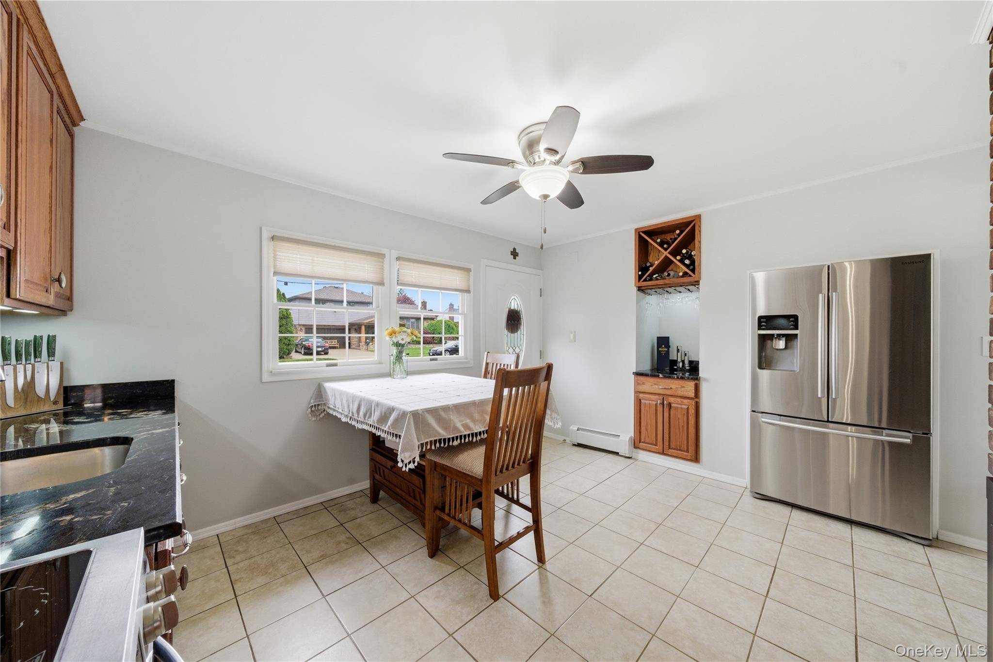 Casa com 4 Quartos à Venda em Hicksville - Nova Iorque - EUA - 3
