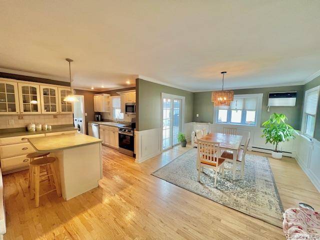 4 Bedroom Home for Sale in Holtsville - New York - USA - 5