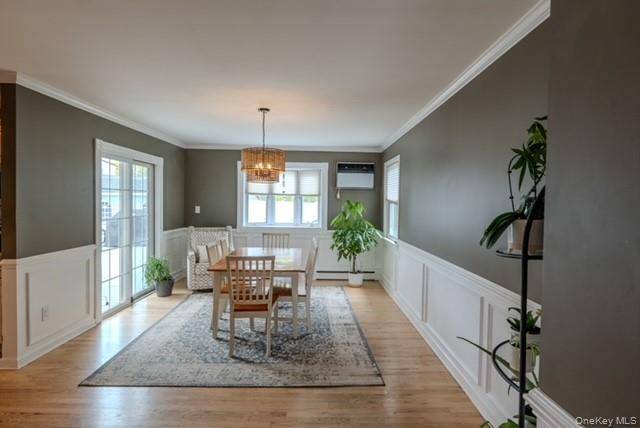 4 Bedroom Home for Sale in Holtsville - New York - USA - 7