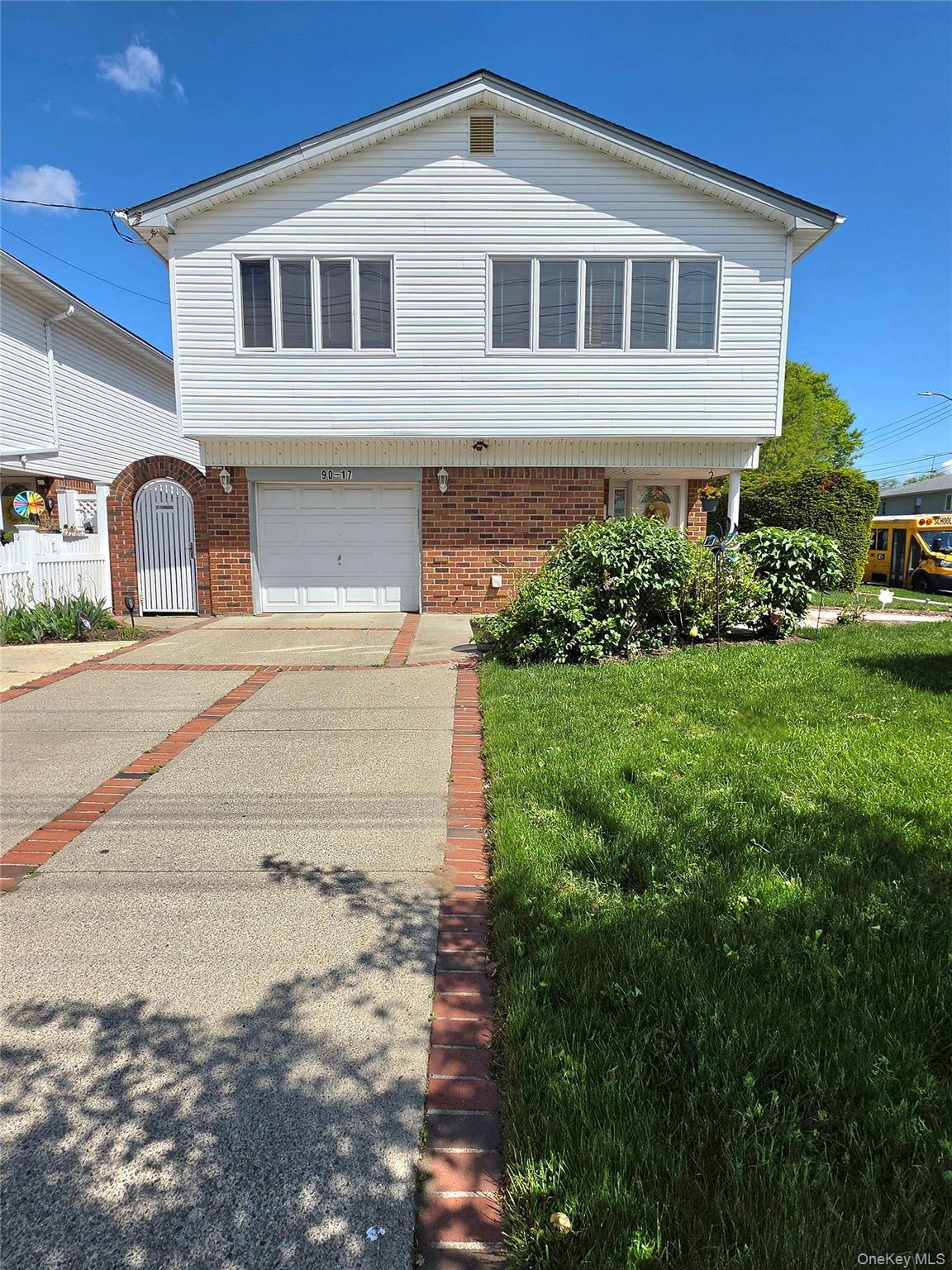 Casa com 4 Quartos à Venda em Howard Beach - Nova Iorque - EUA - 2