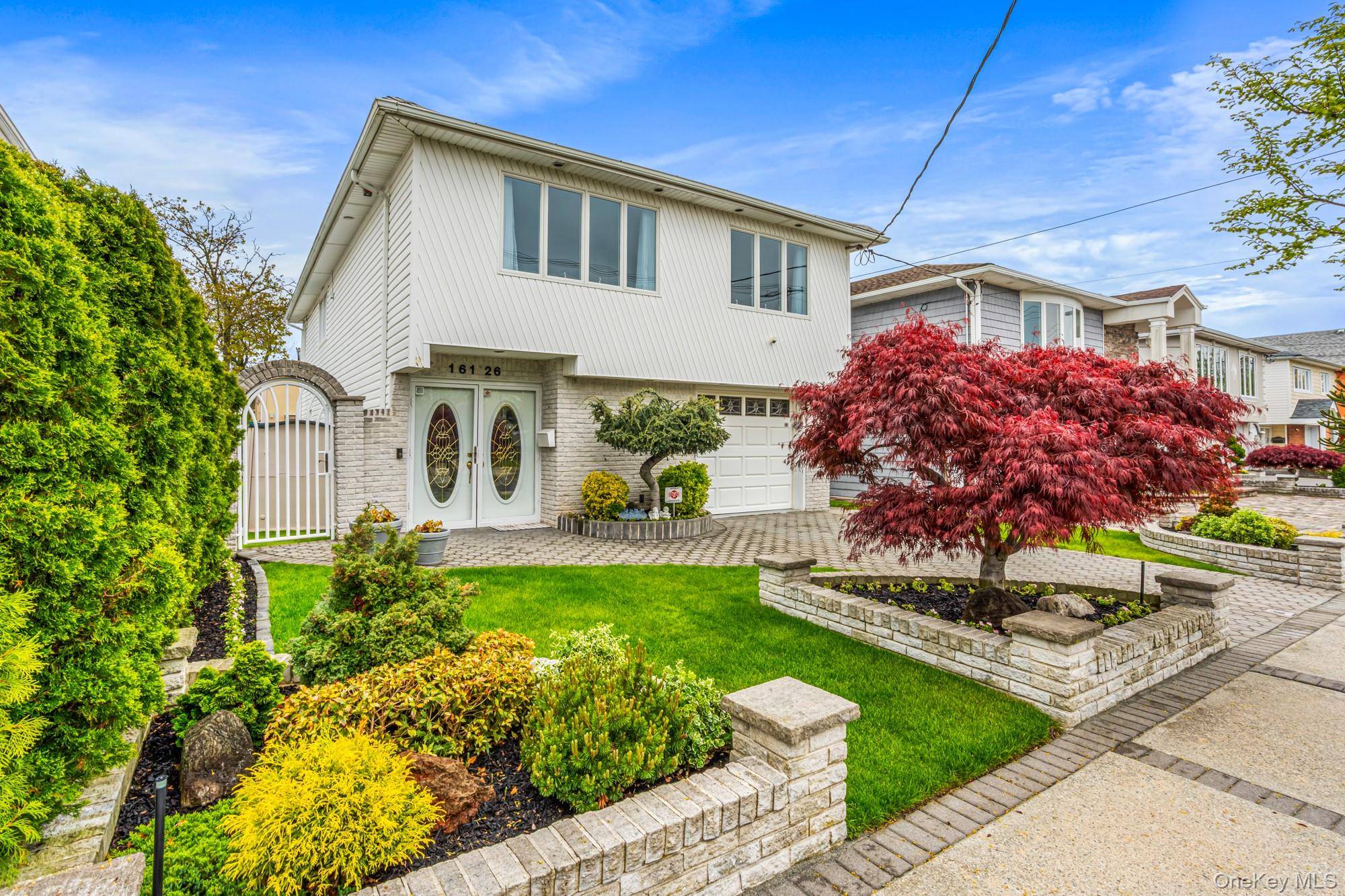 Casa com 4 Quartos à Venda em Howard Beach - Nova Iorque - EUA - 1