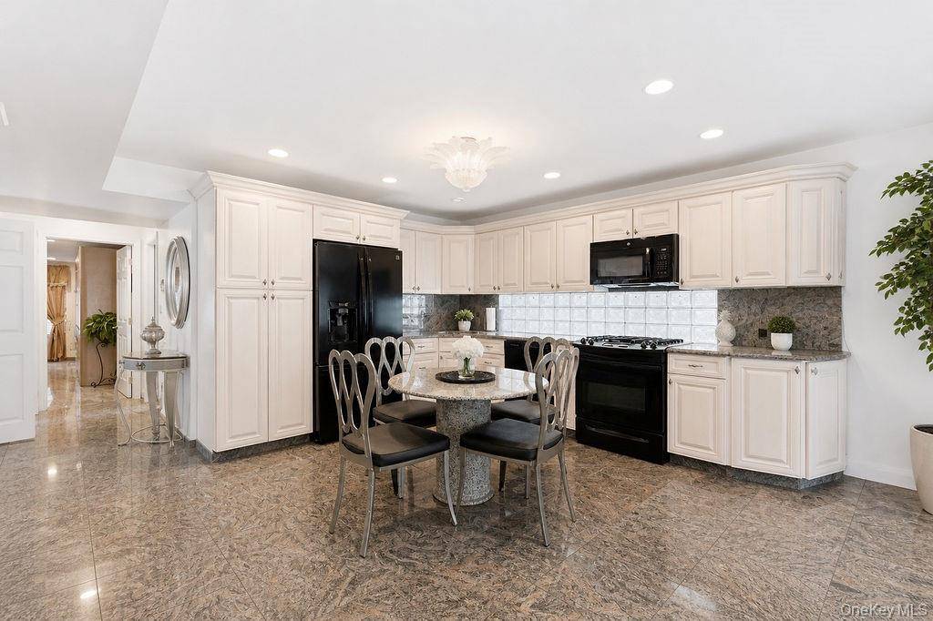 Casa com 4 Quartos à Venda em Howard Beach - Nova Iorque - EUA - 6