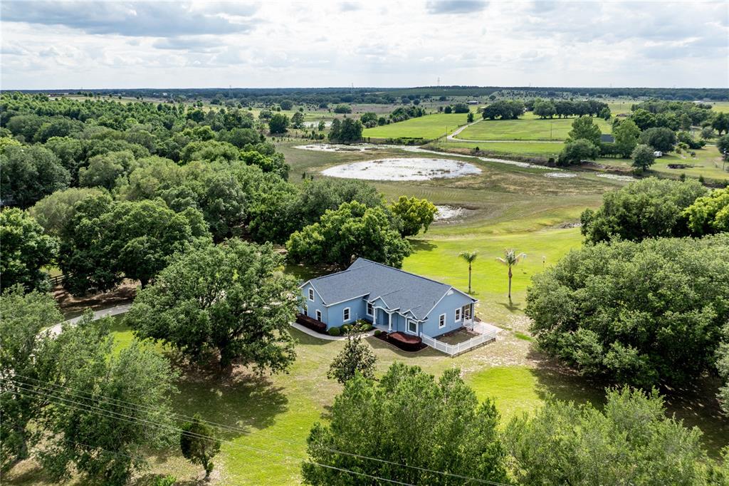 4 Bedroom Home for Sale in Howey In The Hills - Florida - USA - 1
