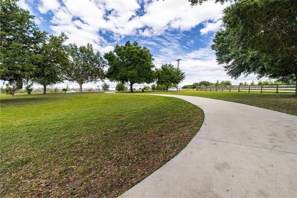 4 Bedroom Home for Sale in Howey In The Hills - Florida - USA - 2