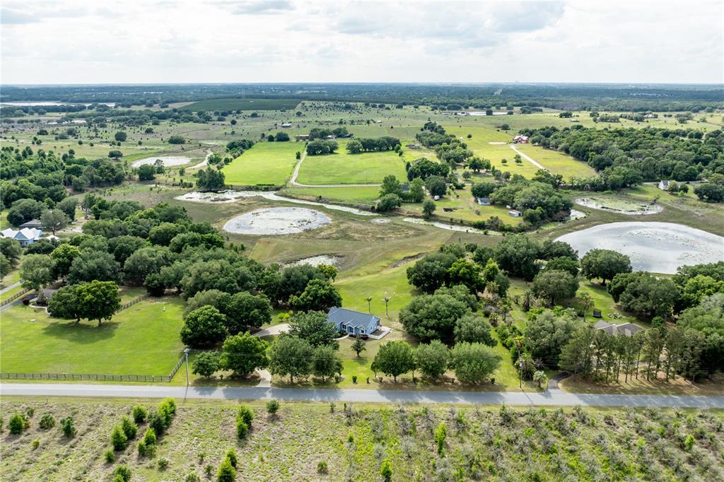 4 Bedroom Home for Sale in Howey In The Hills - Florida - USA - 3