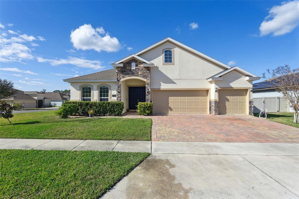 Casa de 4 Dormitorios en Venta en Howey In The Hills - Florida - EE. UU. - 1