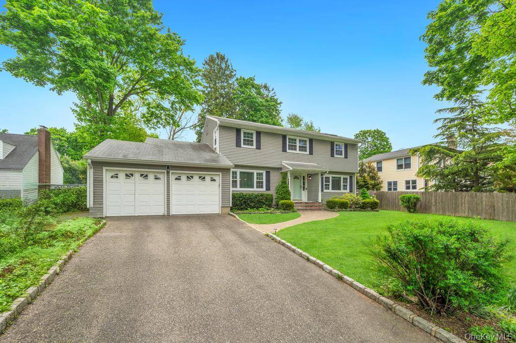 Casa de 4 Dormitorios en Venta en Huntington - Nueva York - EE. UU. - 1