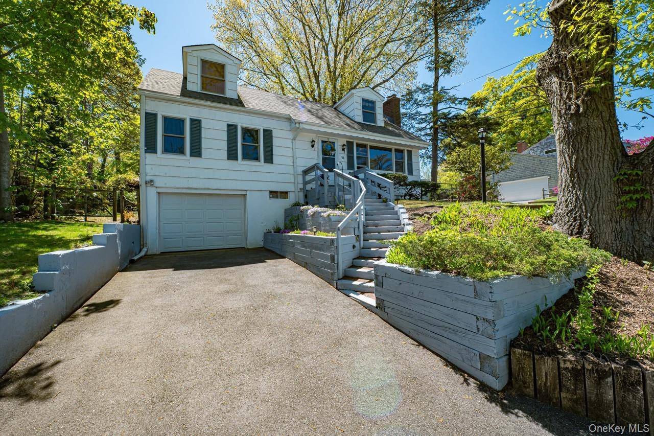 4 Bedroom Home for Sale in Huntington - New York - USA - 2