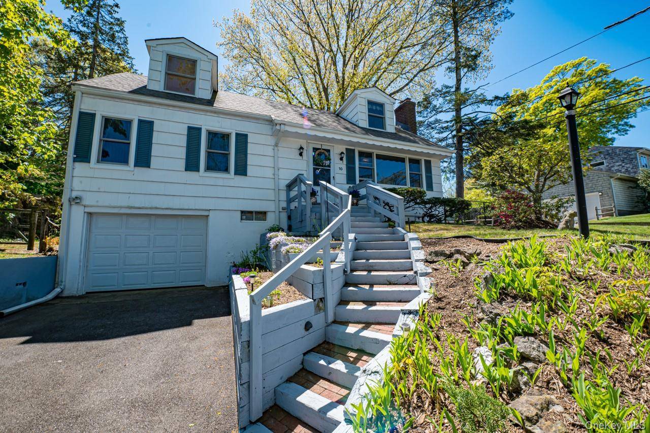 4 Bedroom Home for Sale in Huntington - New York - USA - 3