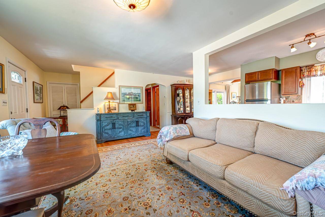4 Bedroom Home for Sale in Huntington - New York - USA - 6