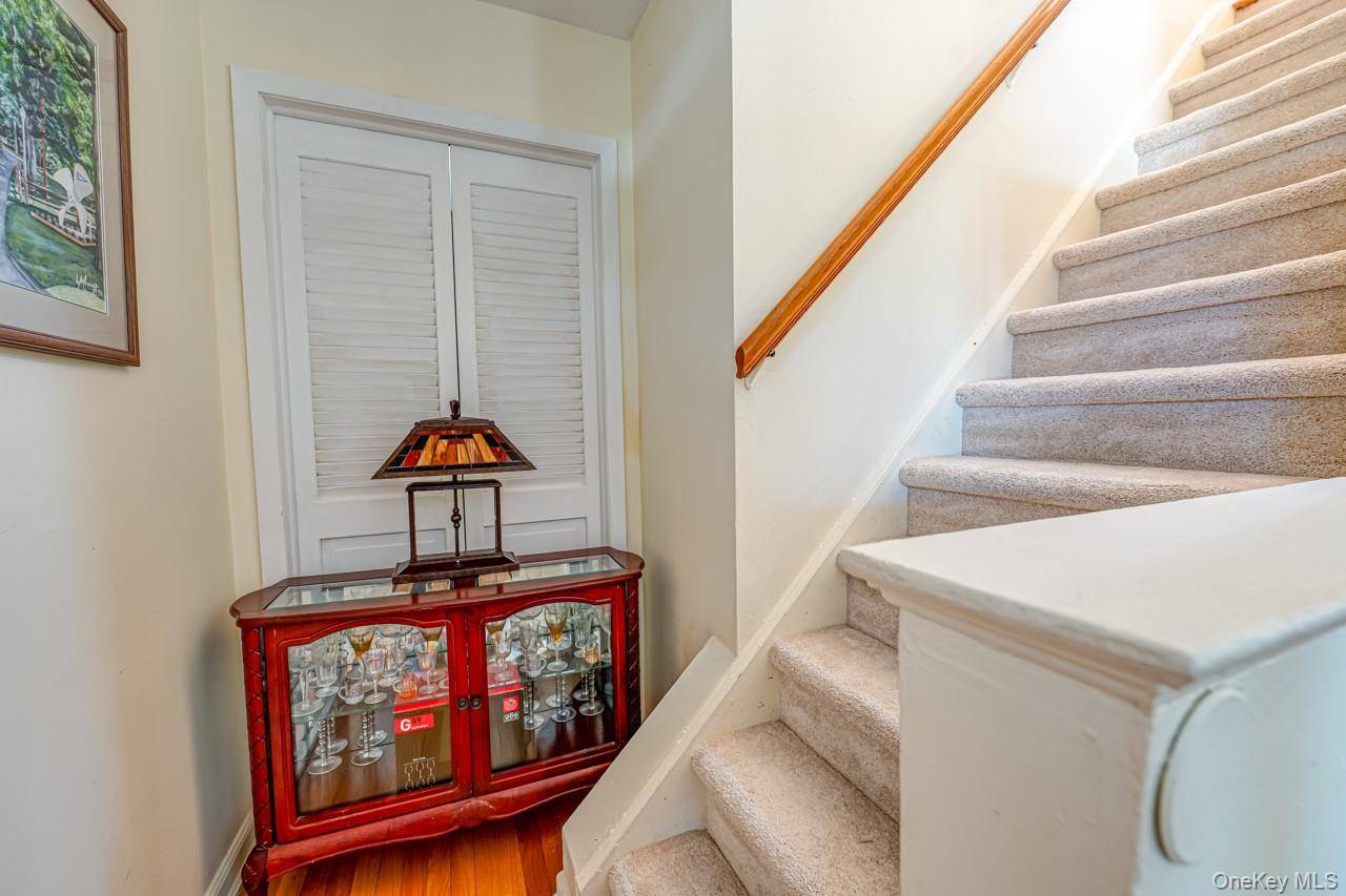 4 Bedroom Home for Sale in Huntington - New York - USA - 7