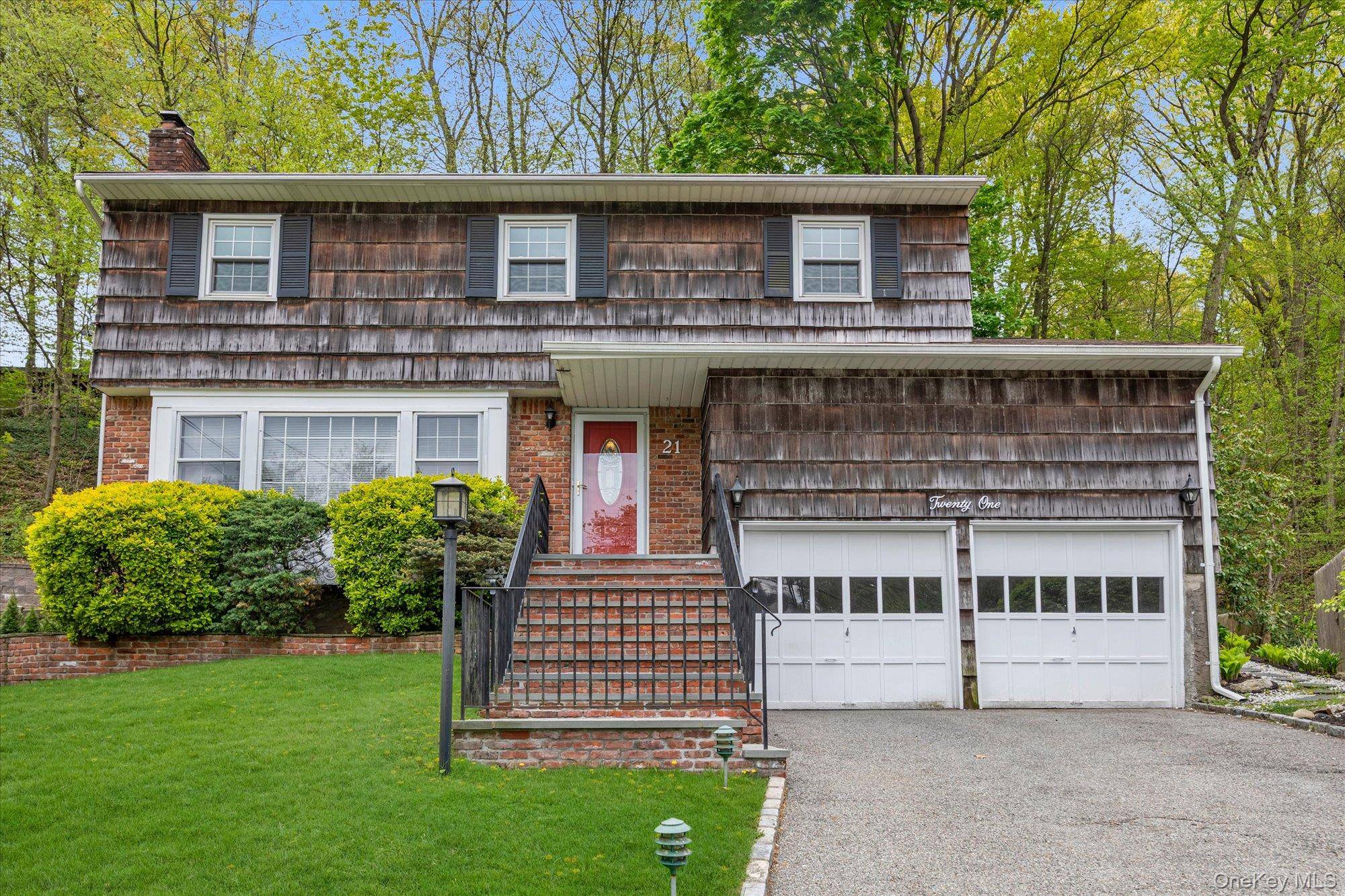Casa de 4 Dormitorios en Venta en Huntington - Nueva York - EE. UU. - 1