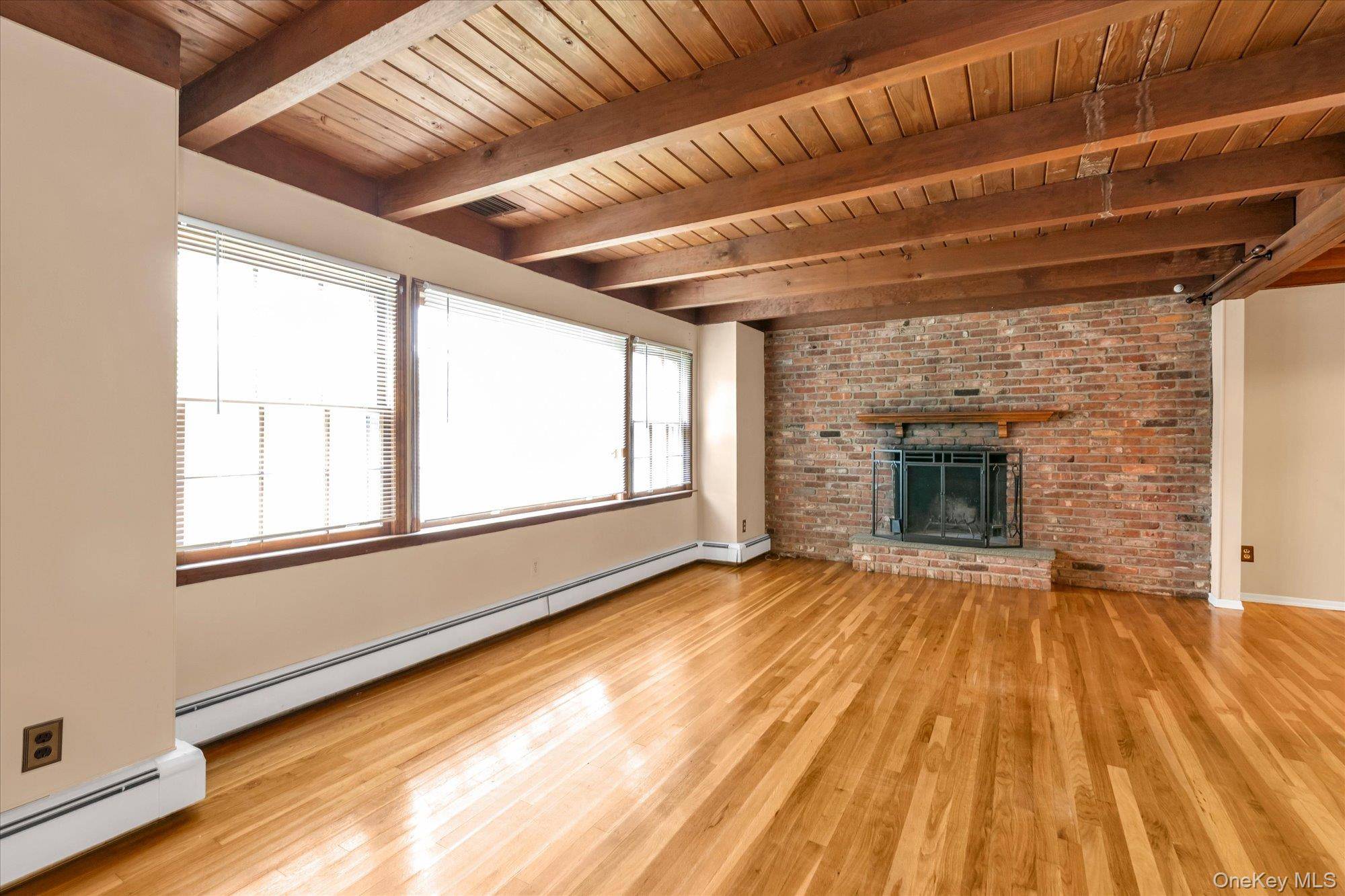 Casa de 4 Dormitorios en Venta en Huntington - Nueva York - EE. UU. - 2