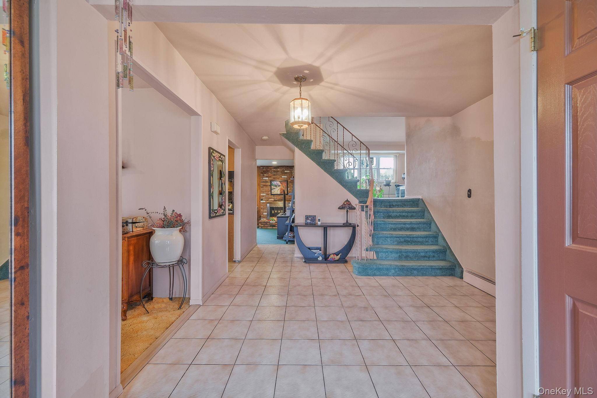 4 Bedroom Home for Sale in Huntington - New York - USA - 7