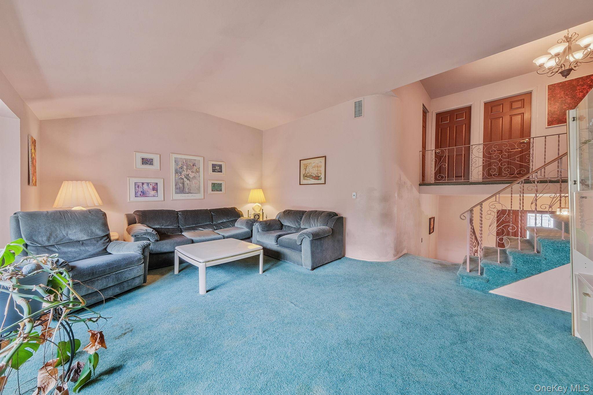 4 Bedroom Home for Sale in Huntington - New York - USA - 8