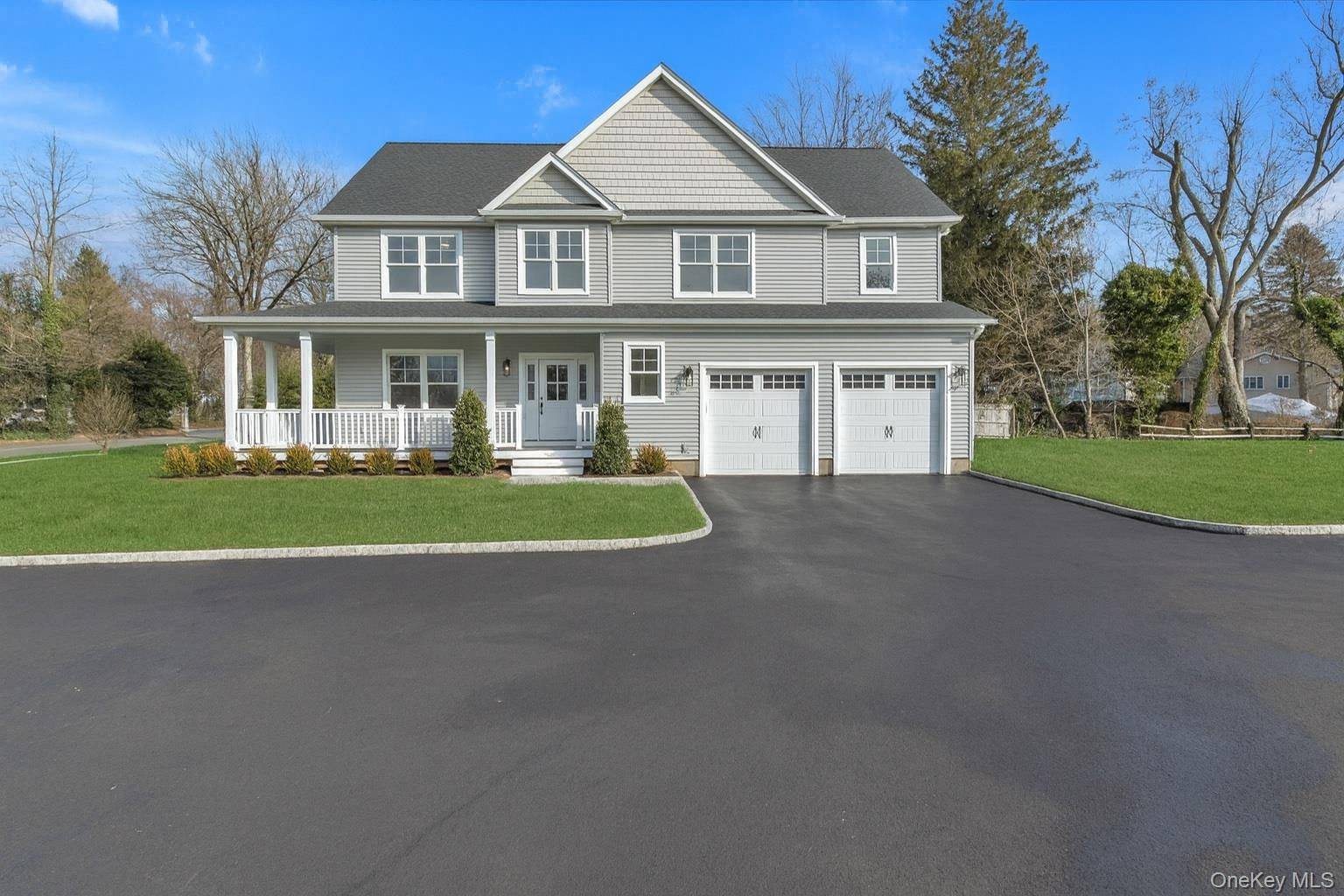 Casa de 4 Dormitorios en Venta en Huntington - Nueva York - EE. UU. - 1