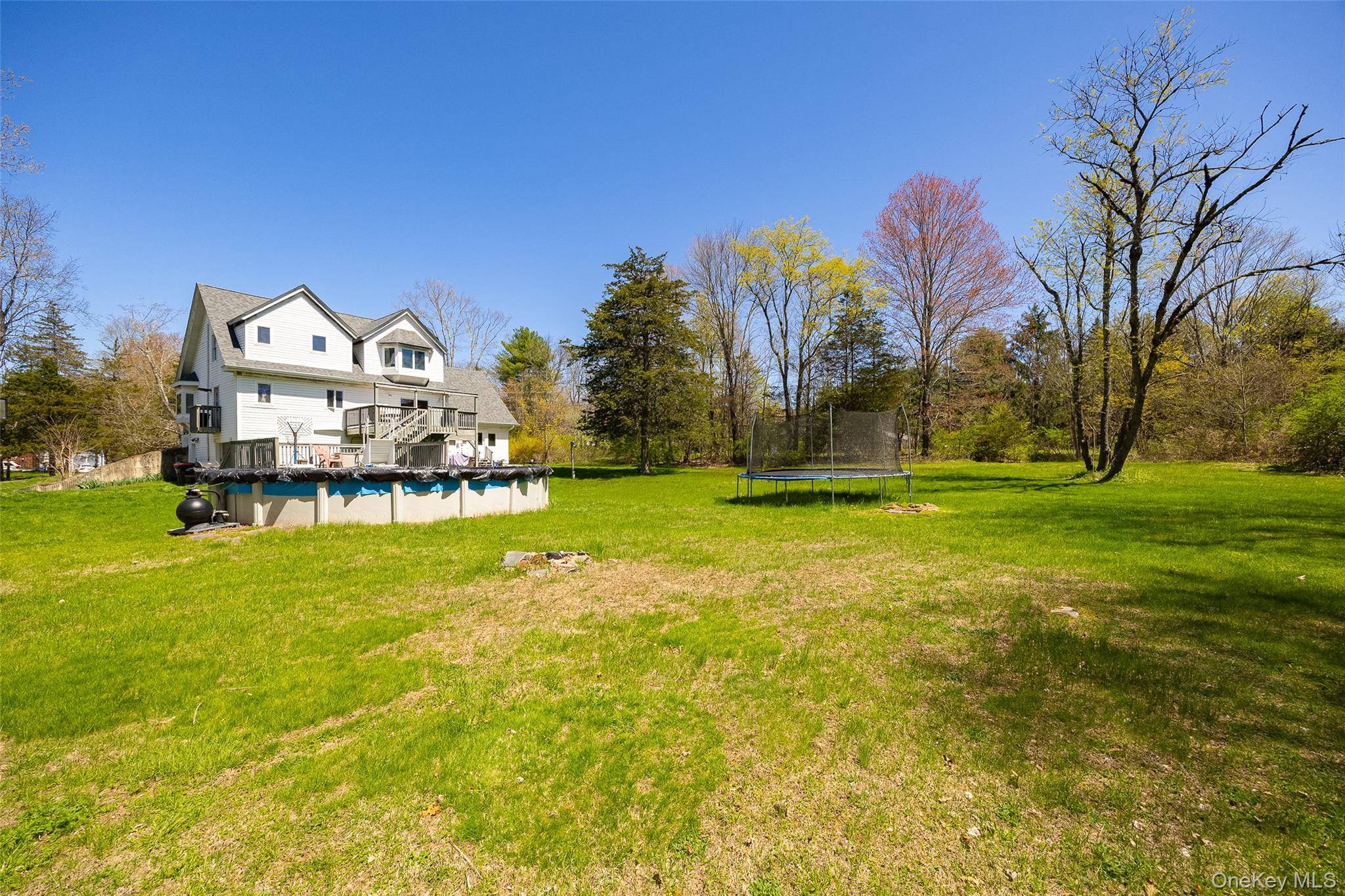 Casa de 4 Dormitorios en Venta en Hyde Park - Nueva York - EE. UU. - 3