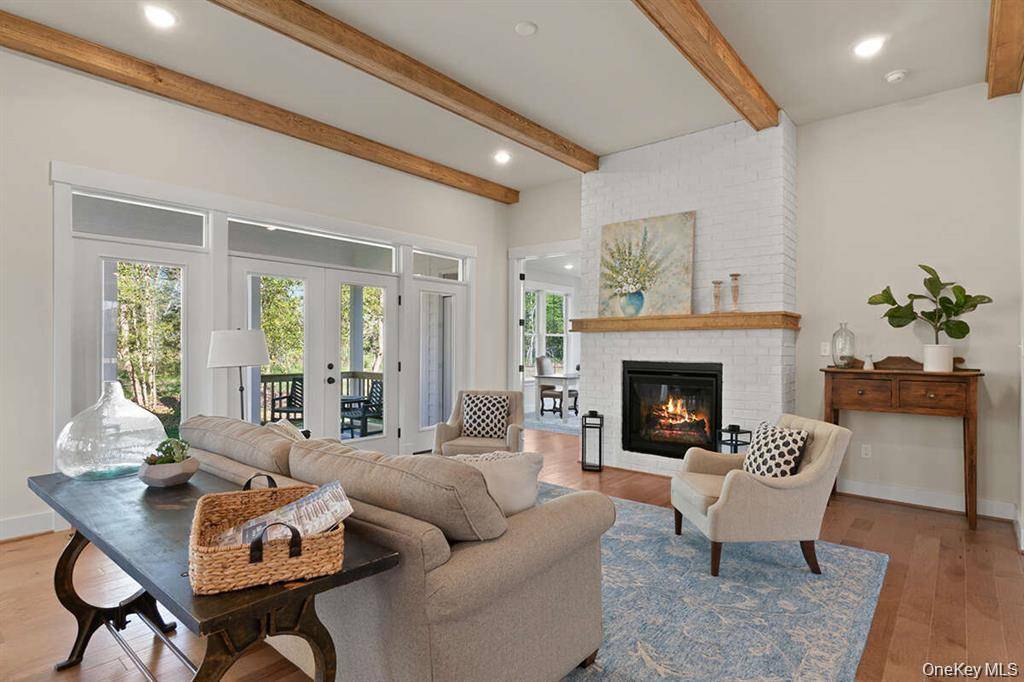 Casa de 4 Dormitorios en Venta en Hyde Park - Nueva York - EE. UU. - 2