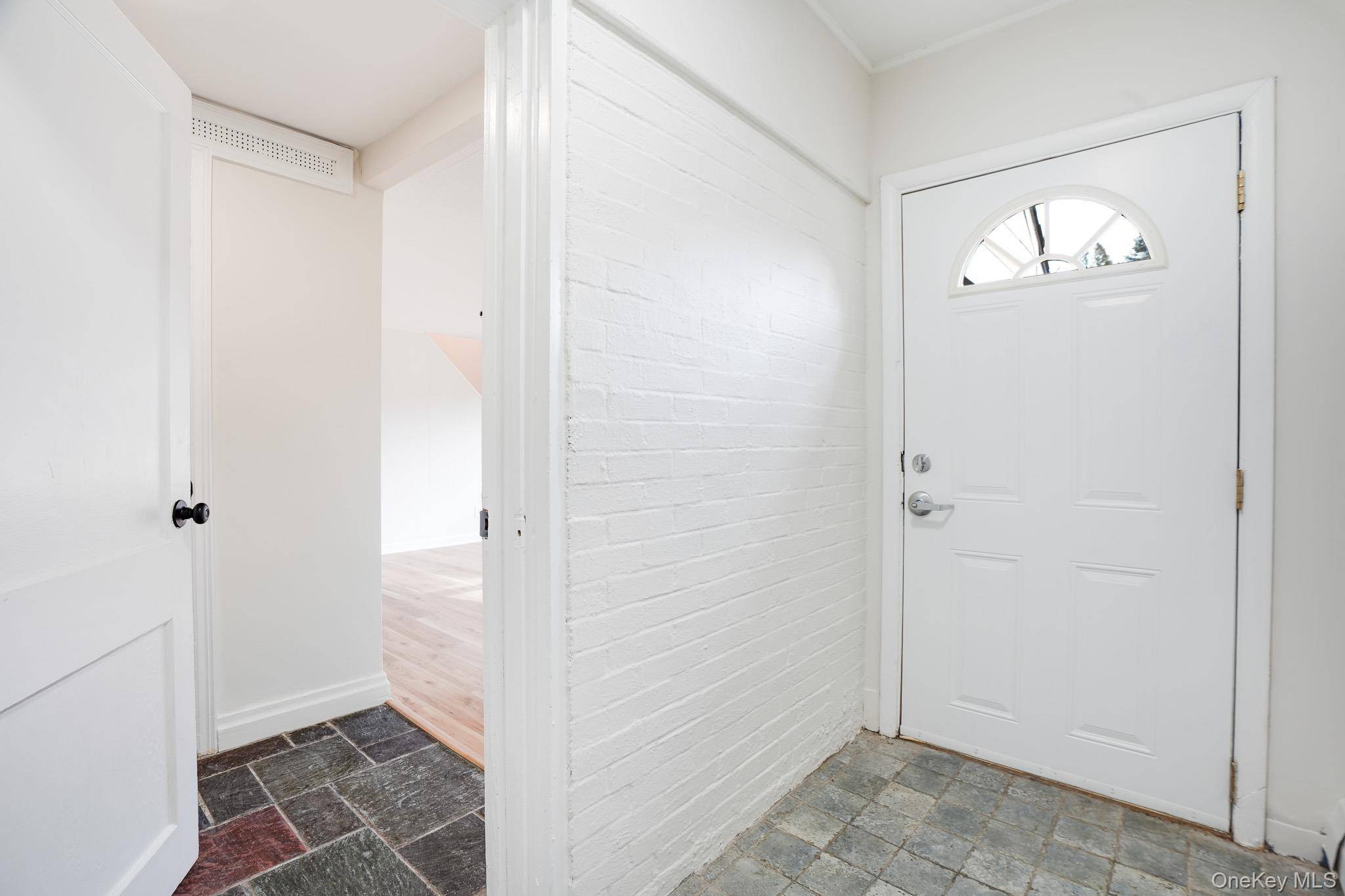 Casa com 4 Quartos à Venda em Hyde Park - Nova Iorque - EUA - 2